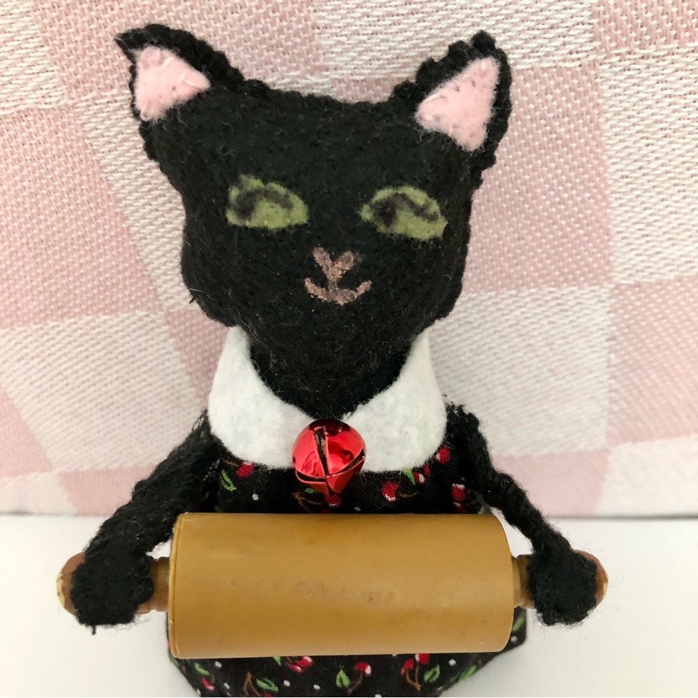 Baker Felt Cat art doll black with cherry dress, rolling pin NWT hand-sewn - Picture 2 of 7